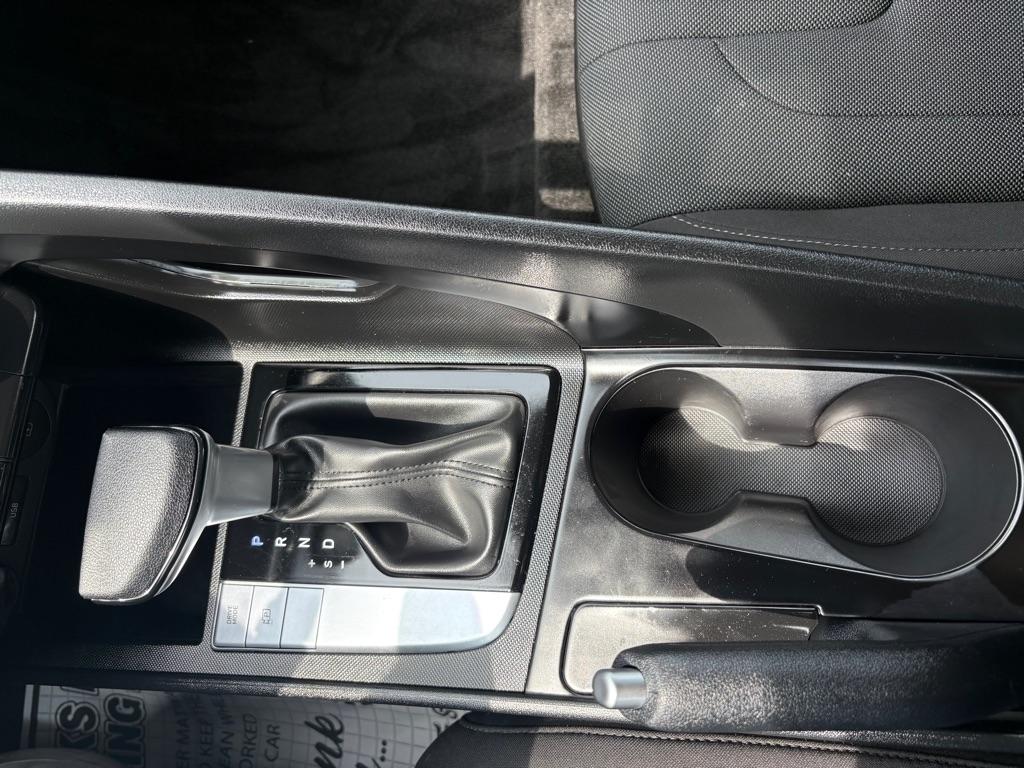 Hyundai Elantra SE 2025