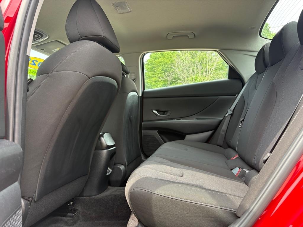 Hyundai Elantra SE 2025