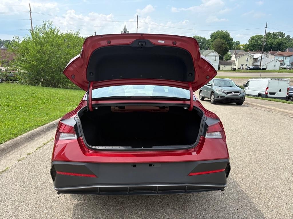 Hyundai Elantra SE 2025