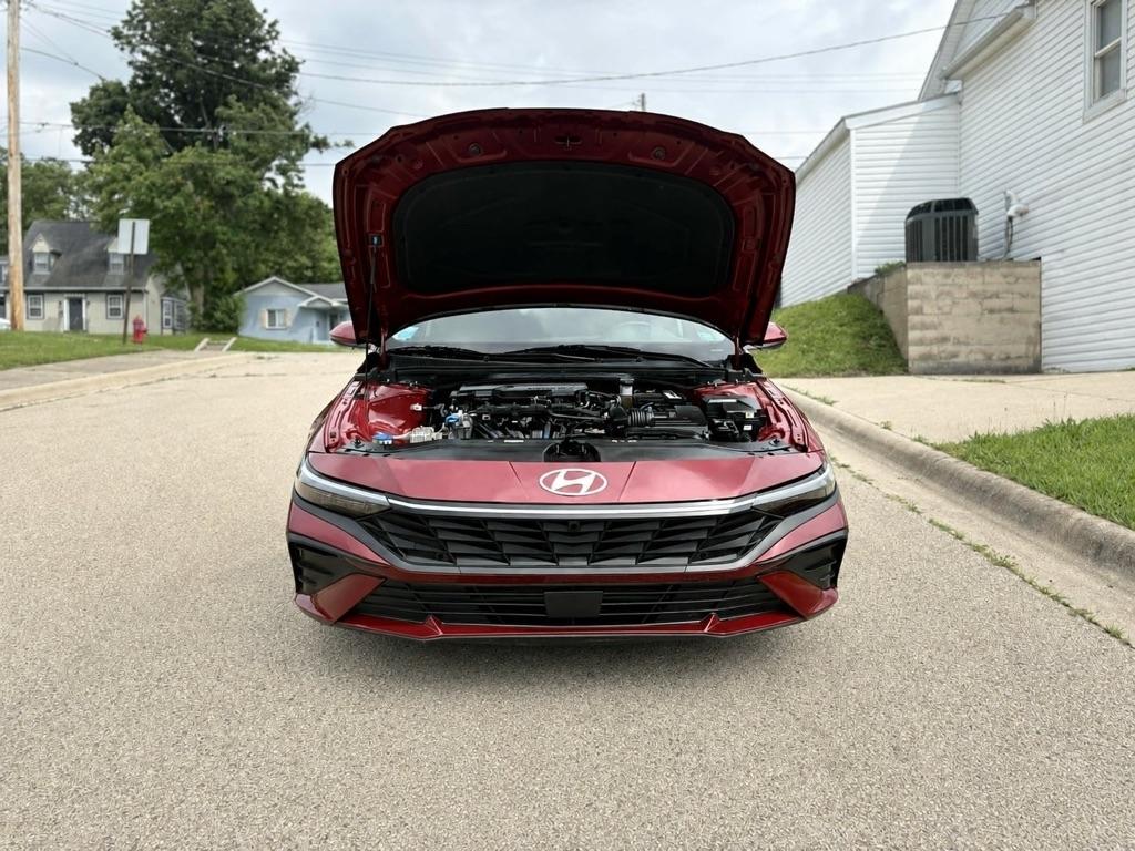 Hyundai Elantra SE 2025