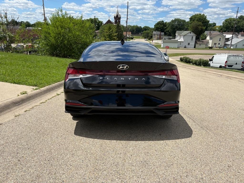Hyundai Elantra SEL 2023