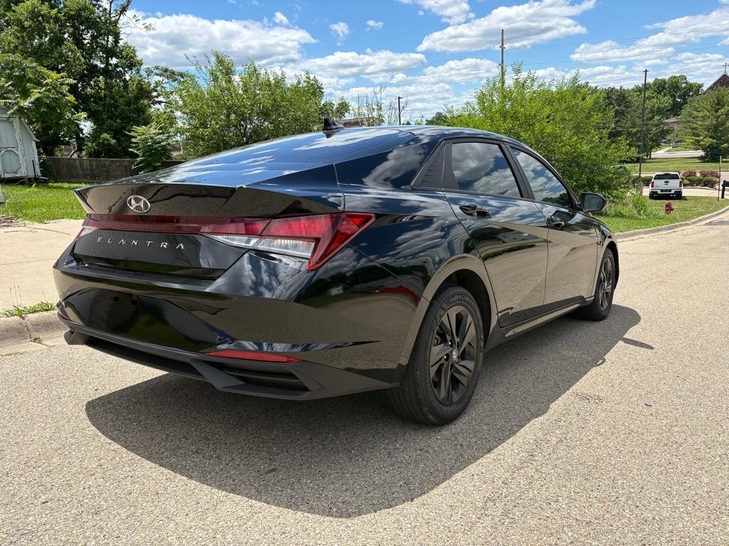 Hyundai Elantra SEL 2023