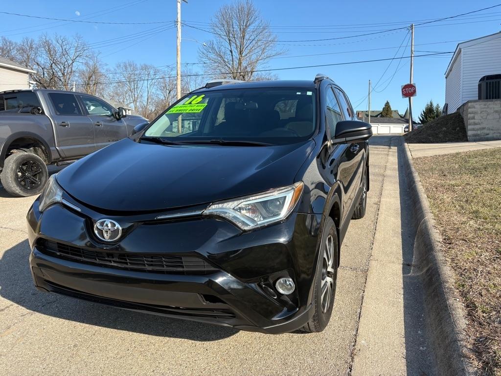 Toyota RAV4 LE AWD 2016