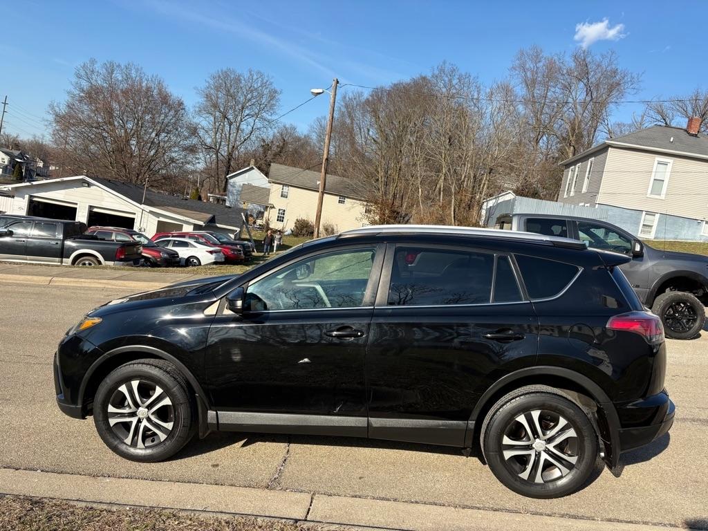 Toyota RAV4 LE AWD 2016