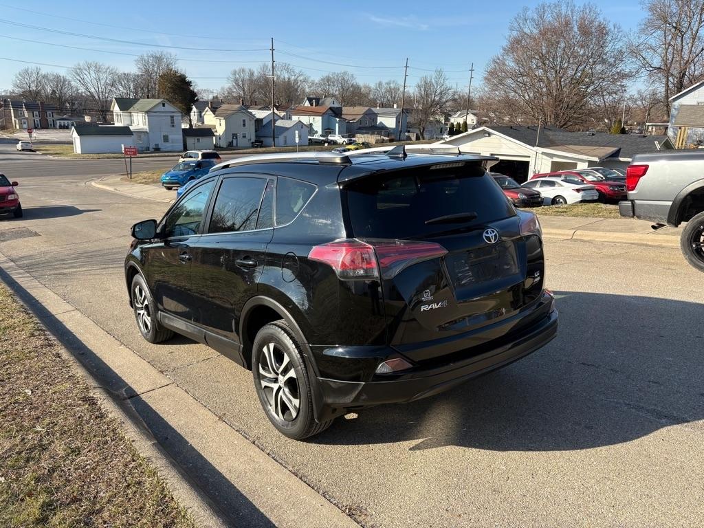 Toyota RAV4 LE AWD 2016