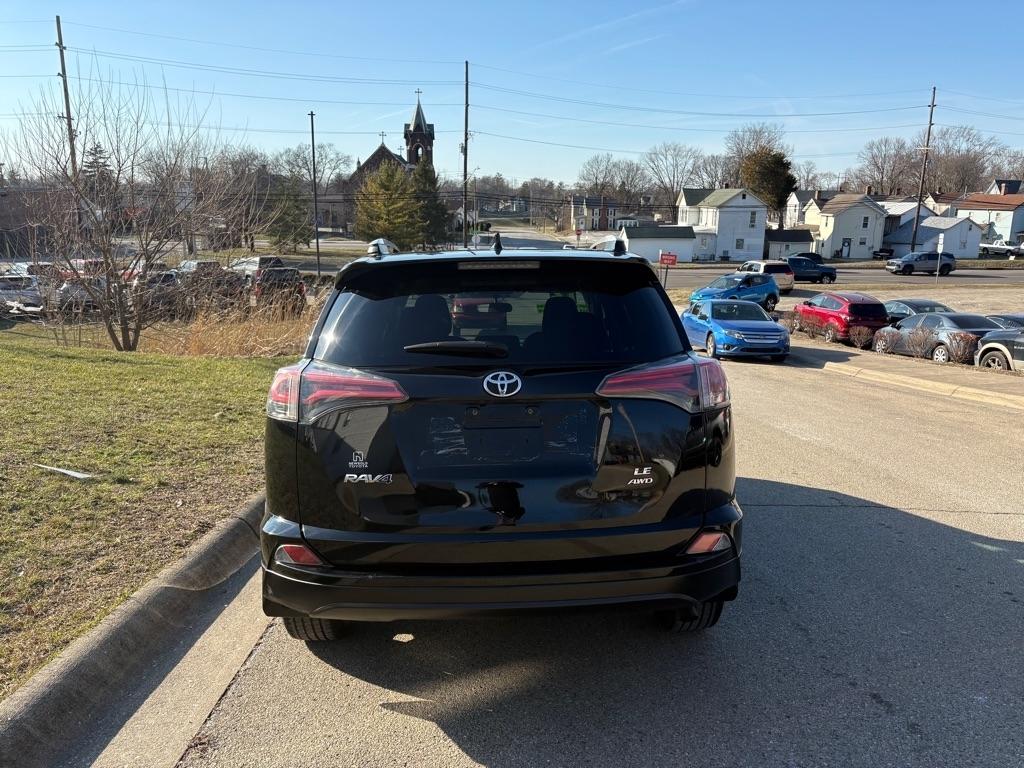 Toyota RAV4 LE AWD 2016