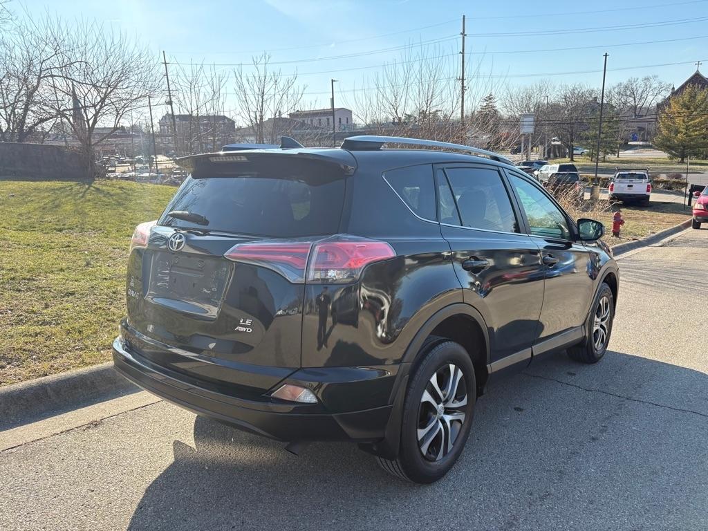 Toyota RAV4 LE AWD 2016