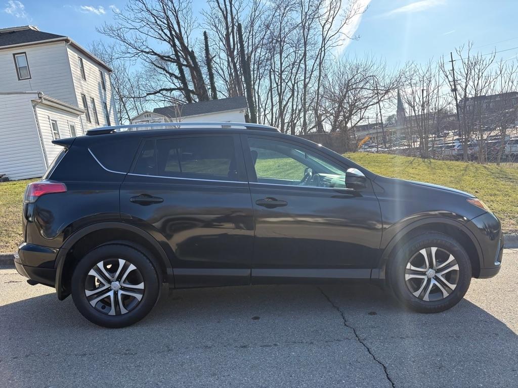 Toyota RAV4 LE AWD 2016