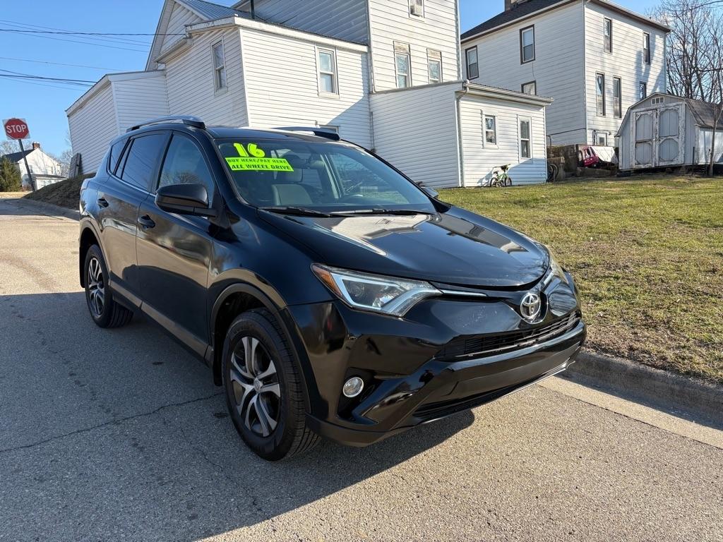 Toyota RAV4 LE AWD 2016