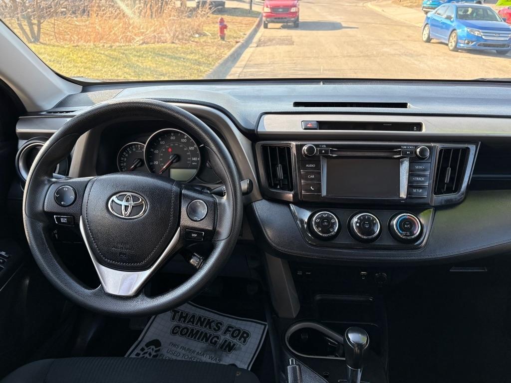 Toyota RAV4 LE AWD 2016
