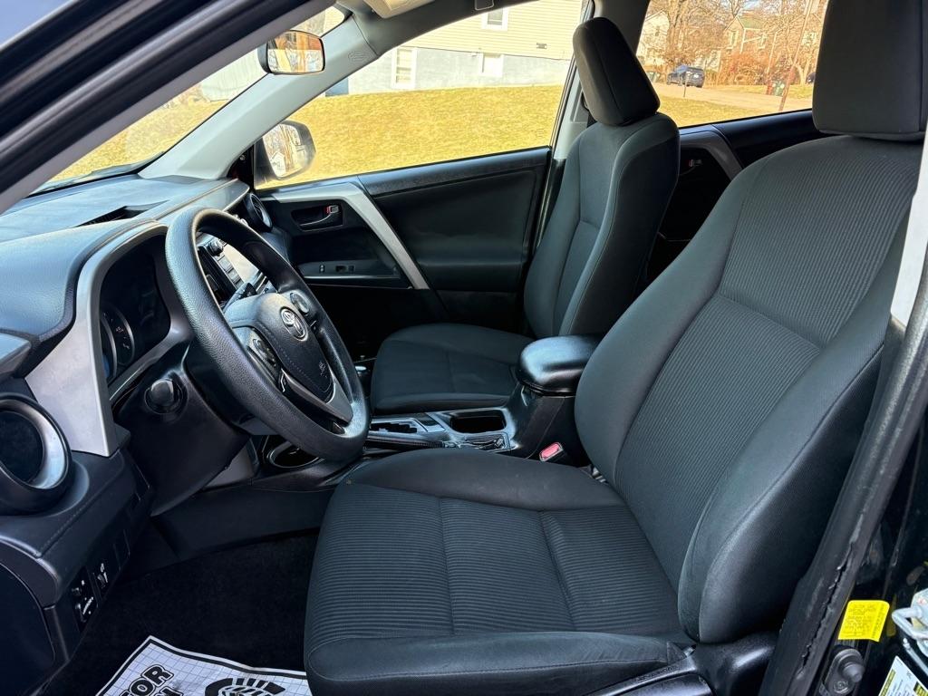 Toyota RAV4 LE AWD 2016