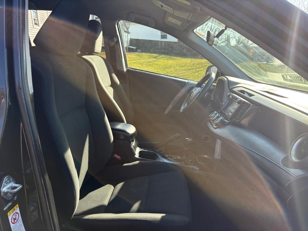 Toyota RAV4 LE AWD 2016