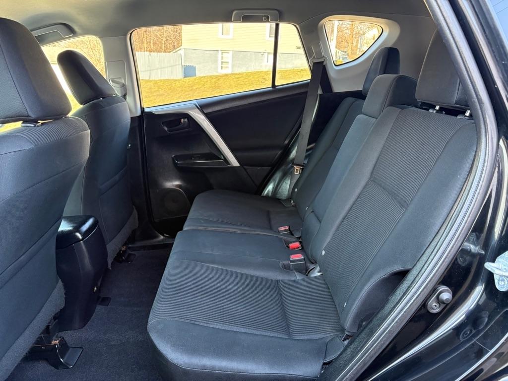 Toyota RAV4 LE AWD 2016