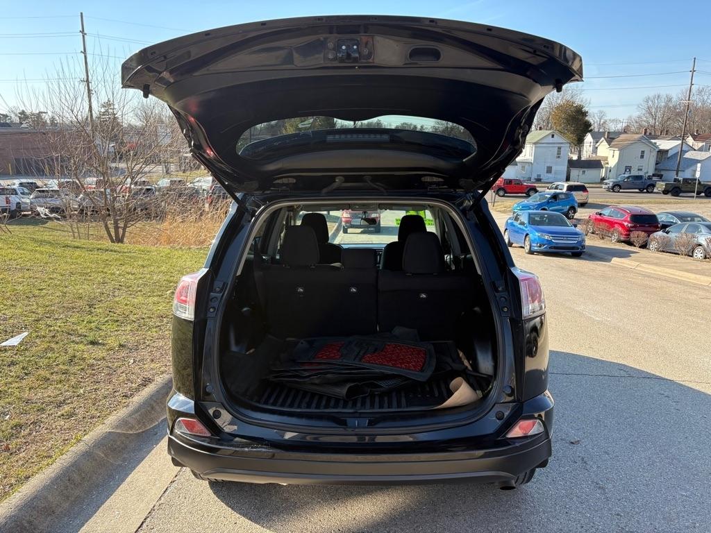 Toyota RAV4 LE AWD 2016