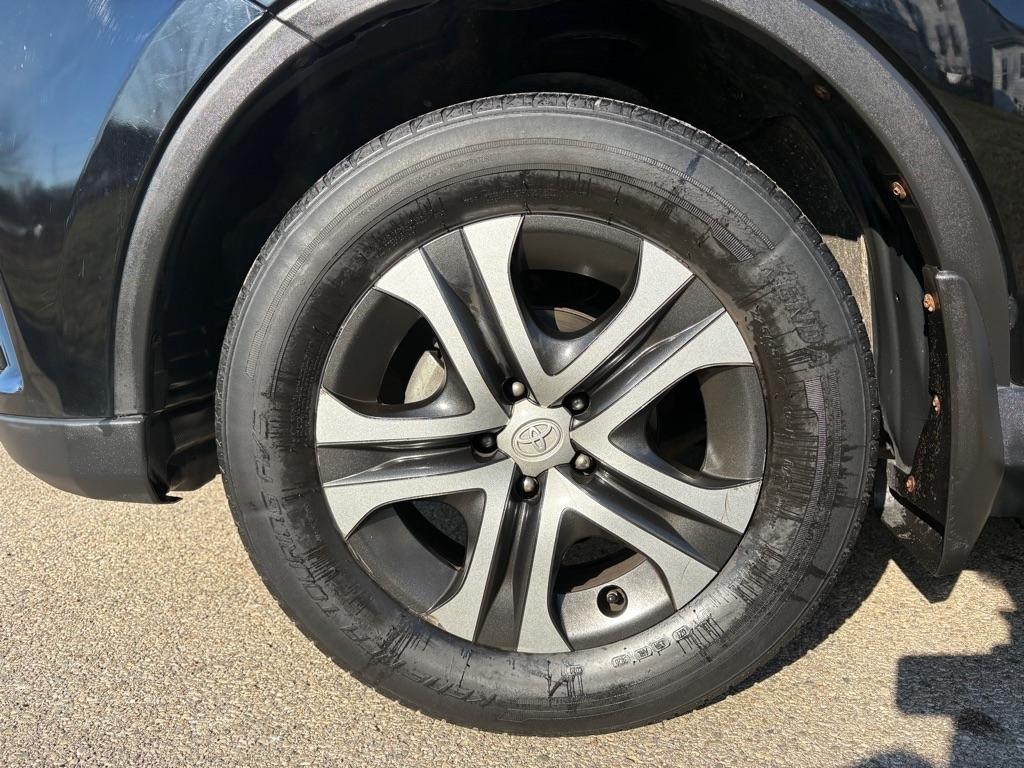 Toyota RAV4 LE AWD 2016