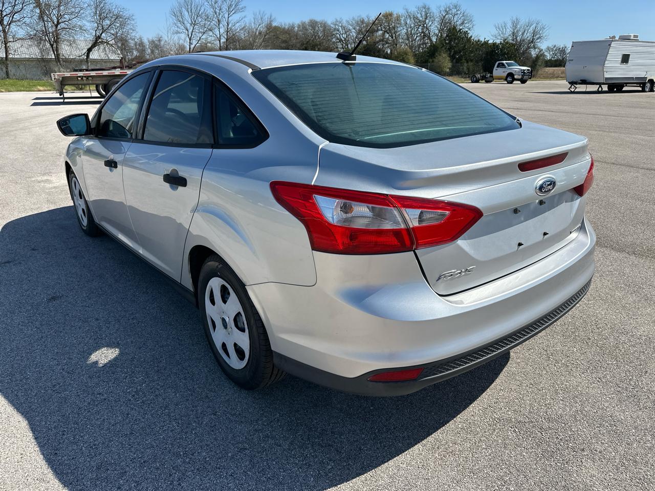 Ford Focus S Sedan 2014