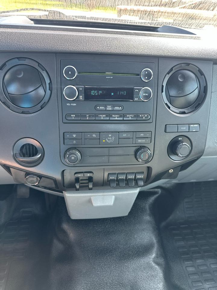 Ford F-550 Regular Cab DRW 2WD 2012