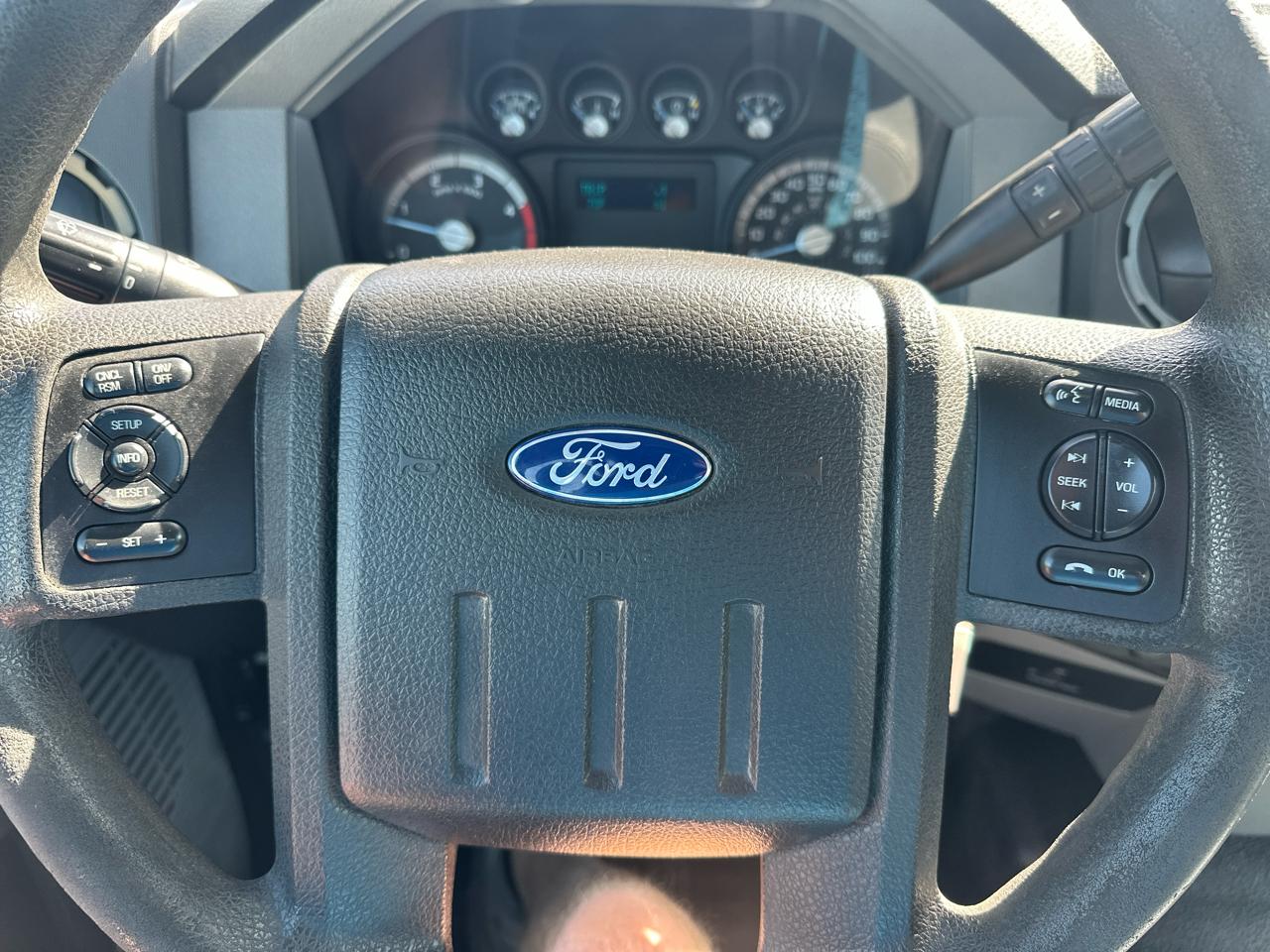 Ford F-550 Regular Cab DRW 2WD 2012