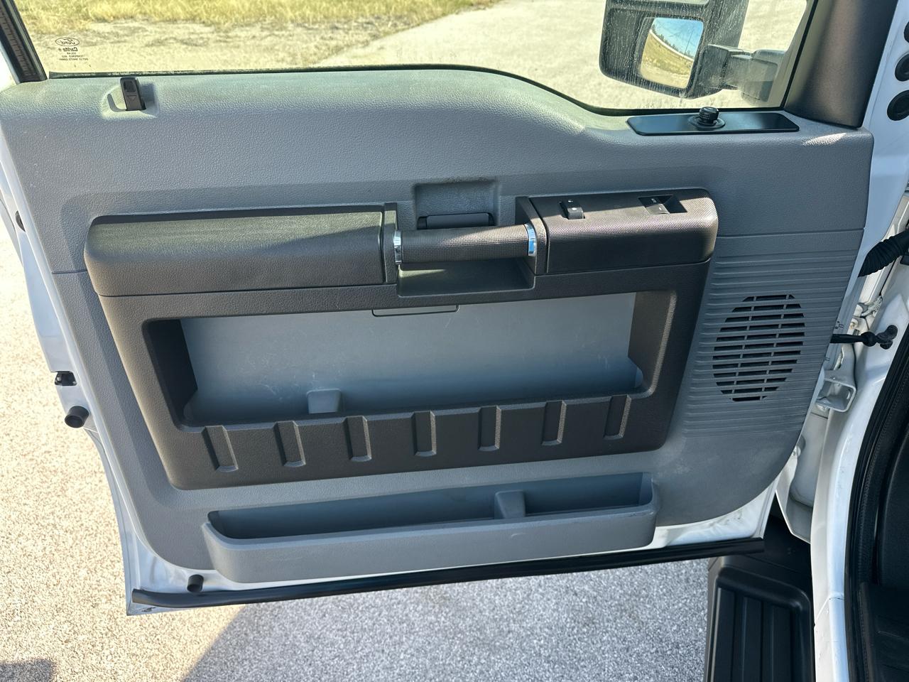 Ford F-550 Regular Cab DRW 2WD 2012