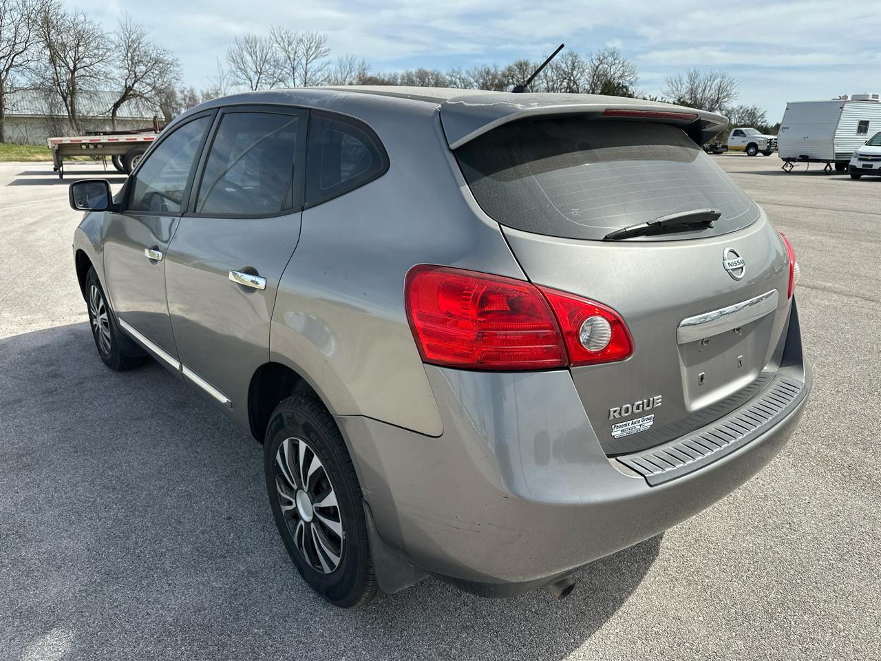 Nissan Rogue S 2WD 2011