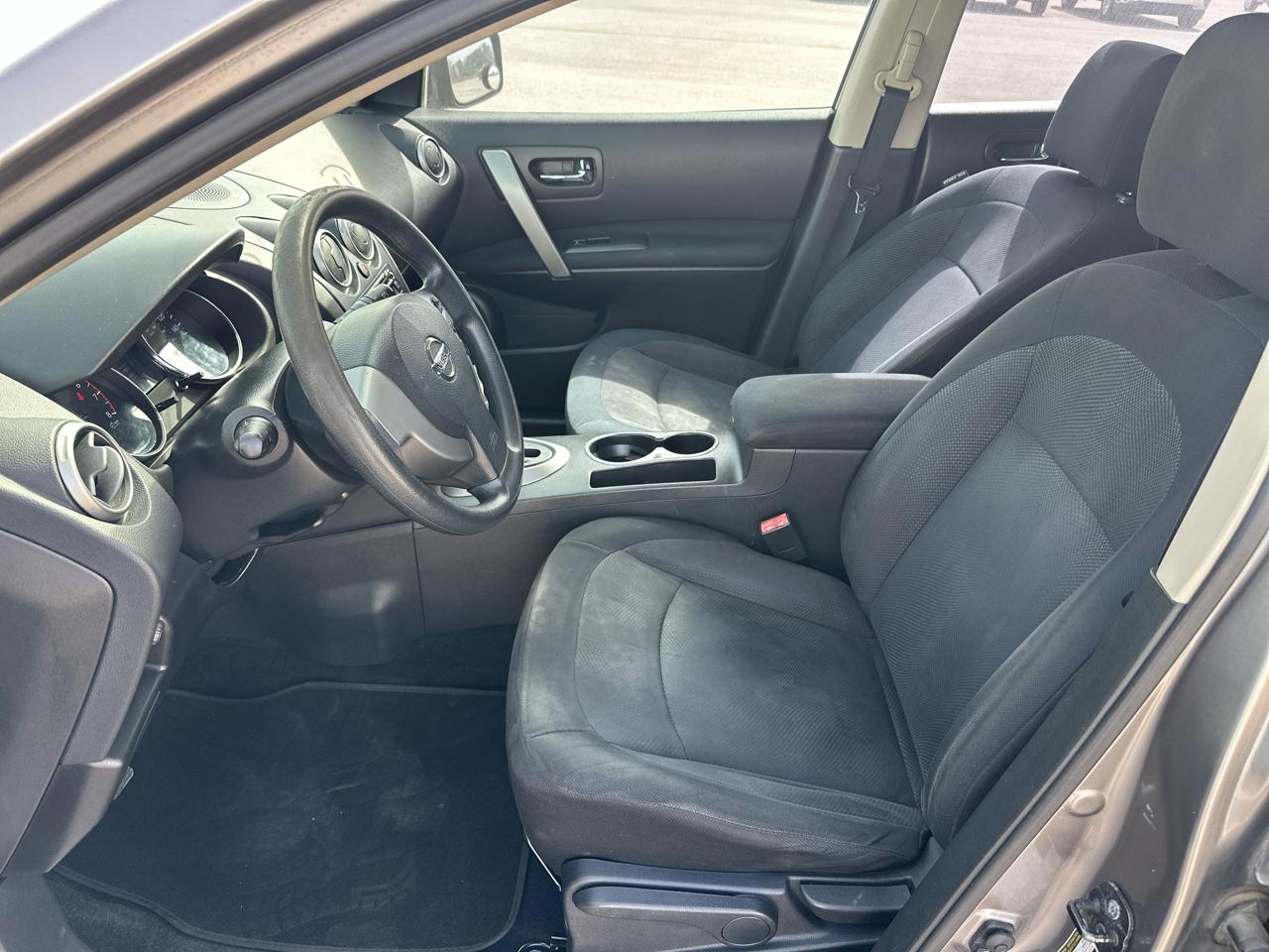 Nissan Rogue S 2WD 2011