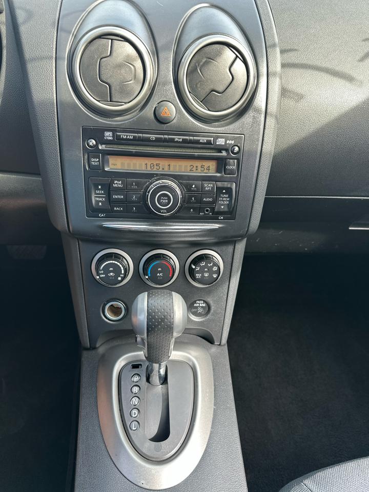 Nissan Rogue S 2WD 2011