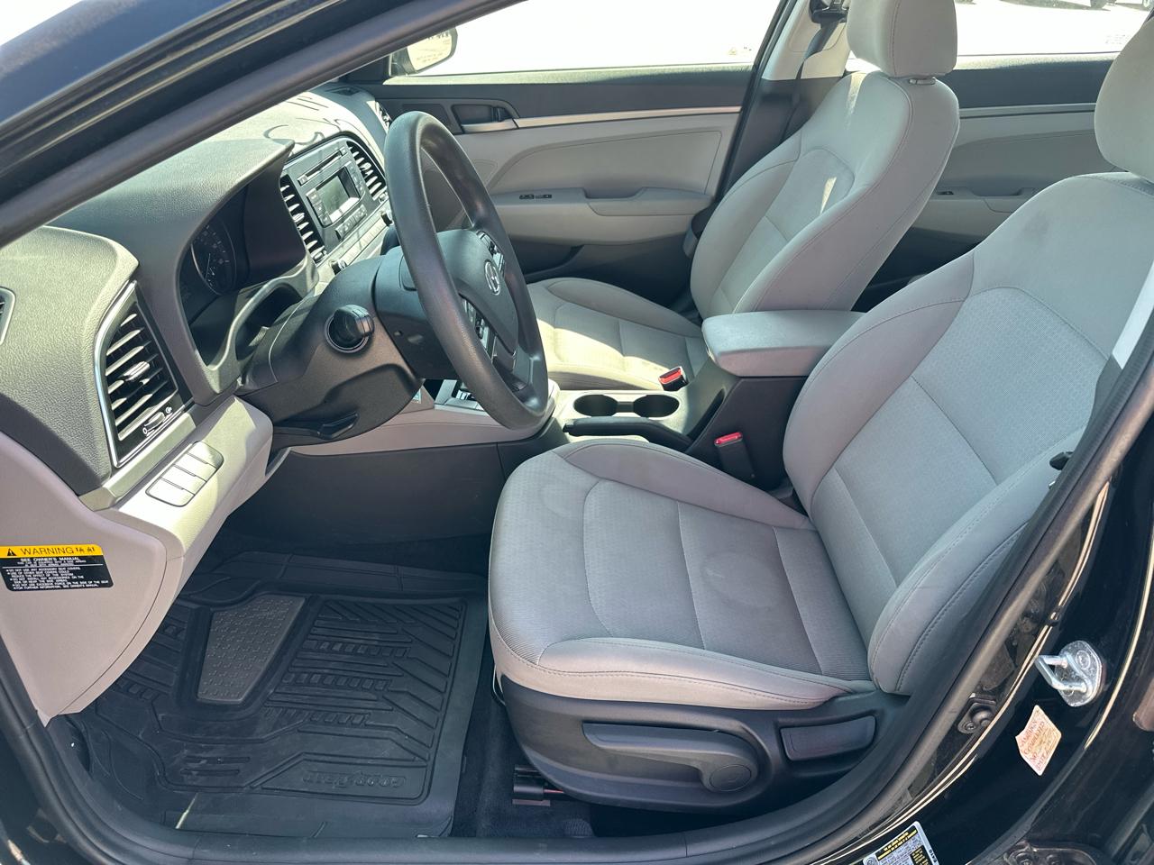 Hyundai Elantra SE 6AT 2017