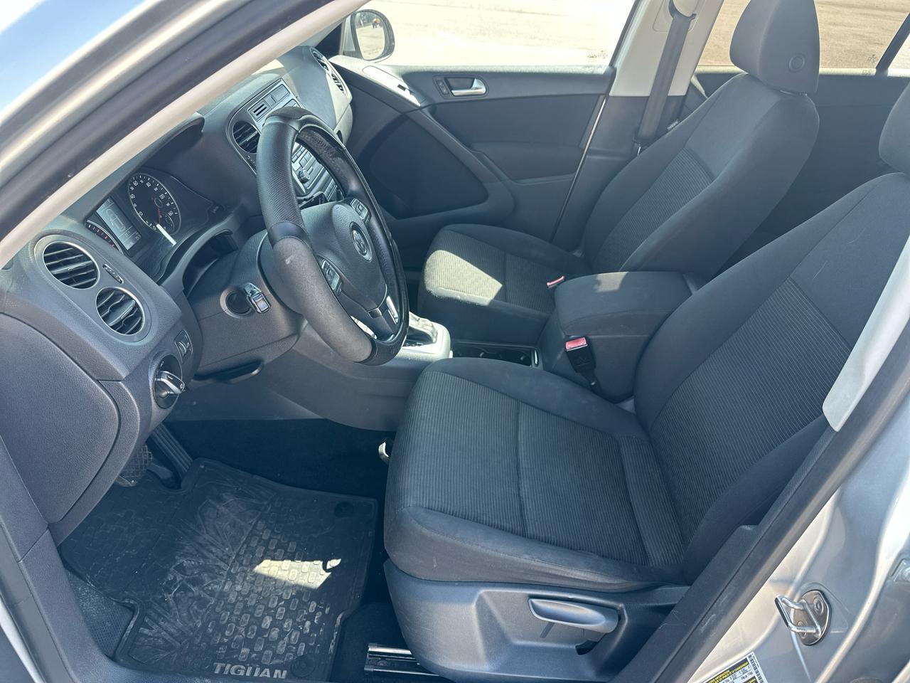 Volkswagen Tiguan S 2013