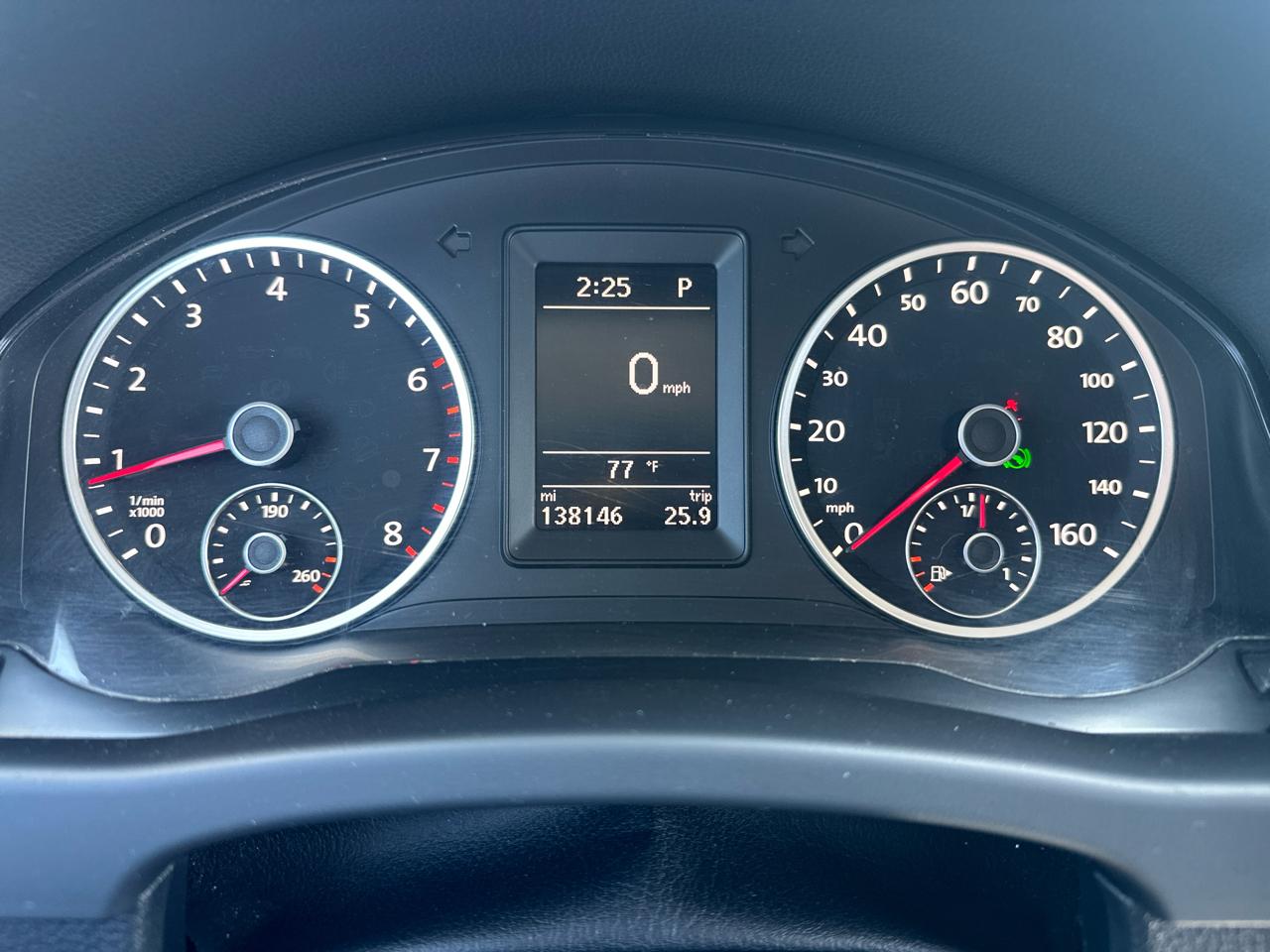 Volkswagen Tiguan S 2013