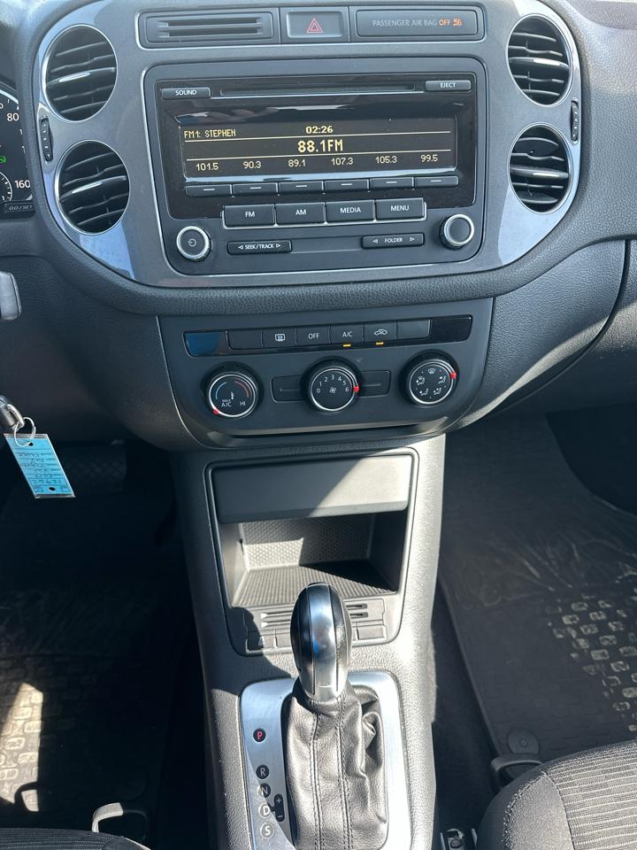 Volkswagen Tiguan S 2013