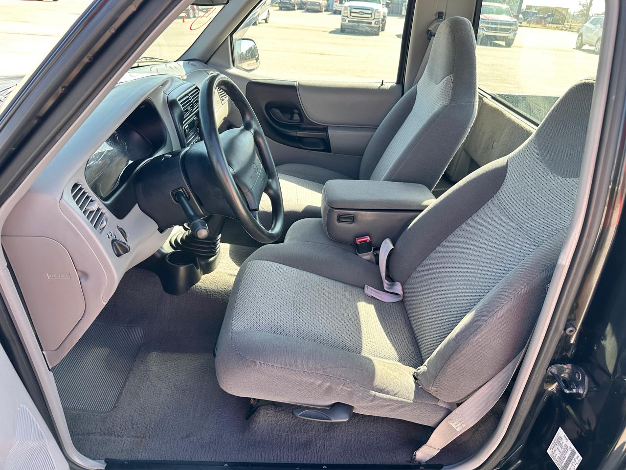 Mazda B-Series B2500 SX Reg. Cab 2WD 2000