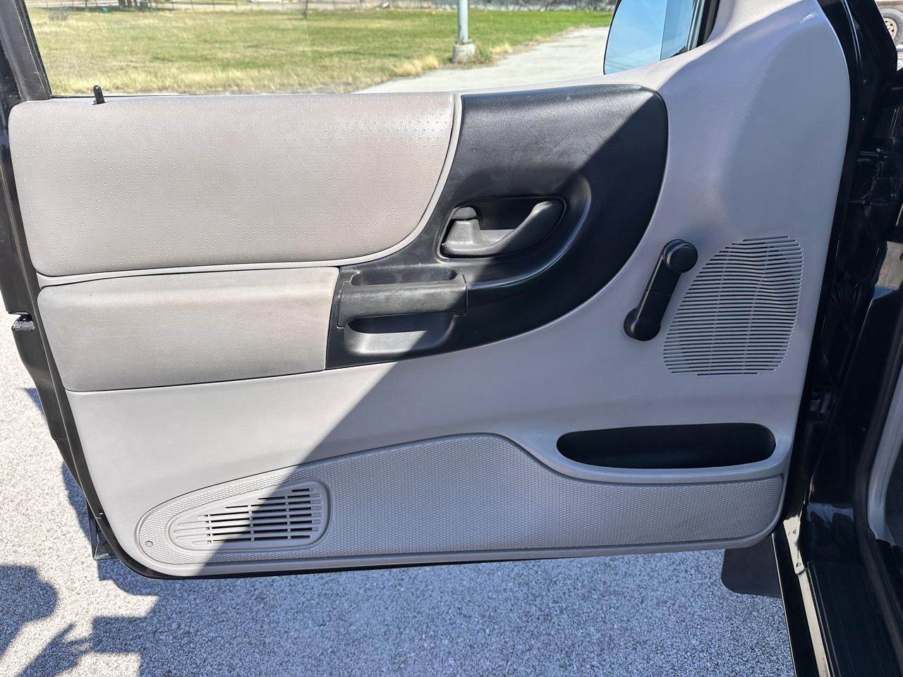 Mazda B-Series B2500 SX Reg. Cab 2WD 2000