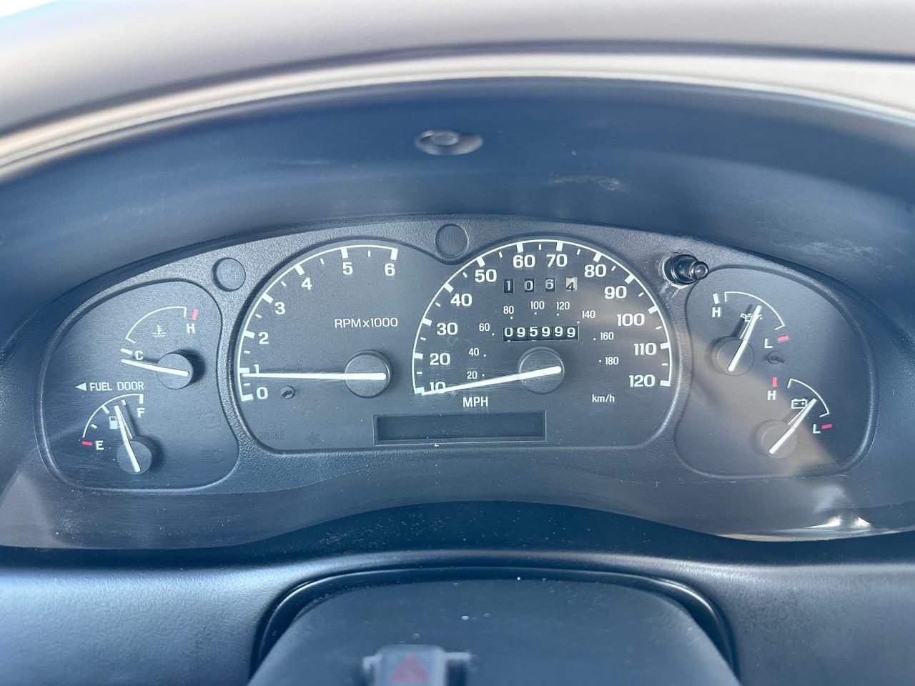 Mazda B-Series B2500 SX Reg. Cab 2WD 2000