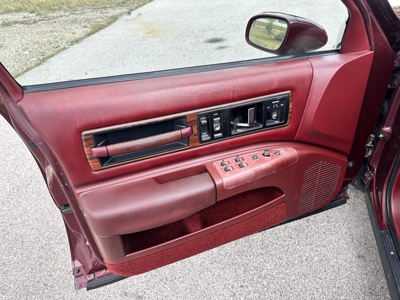 Oldsmobile Custom Cruiser Base 1992