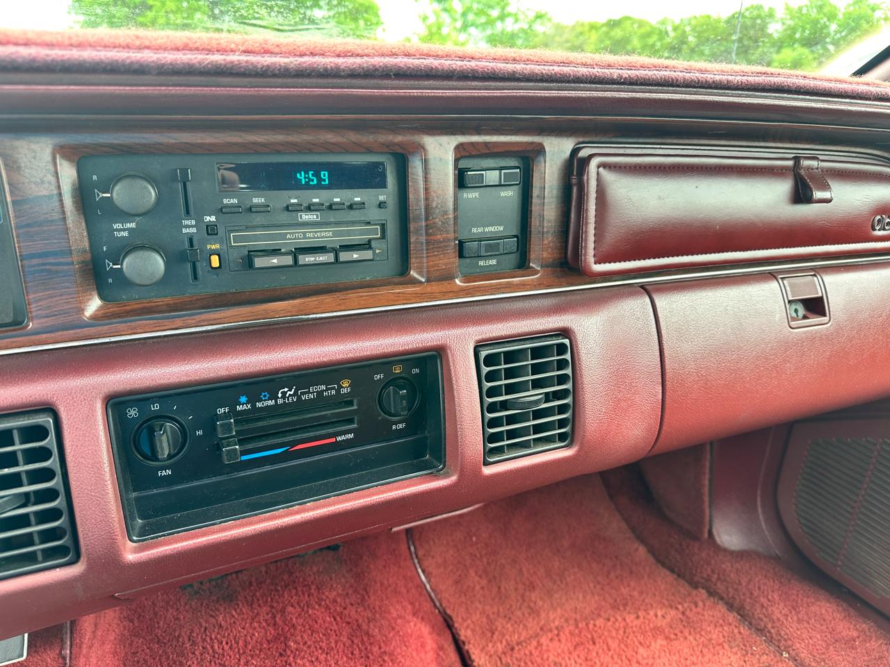 Oldsmobile Custom Cruiser Base 1992