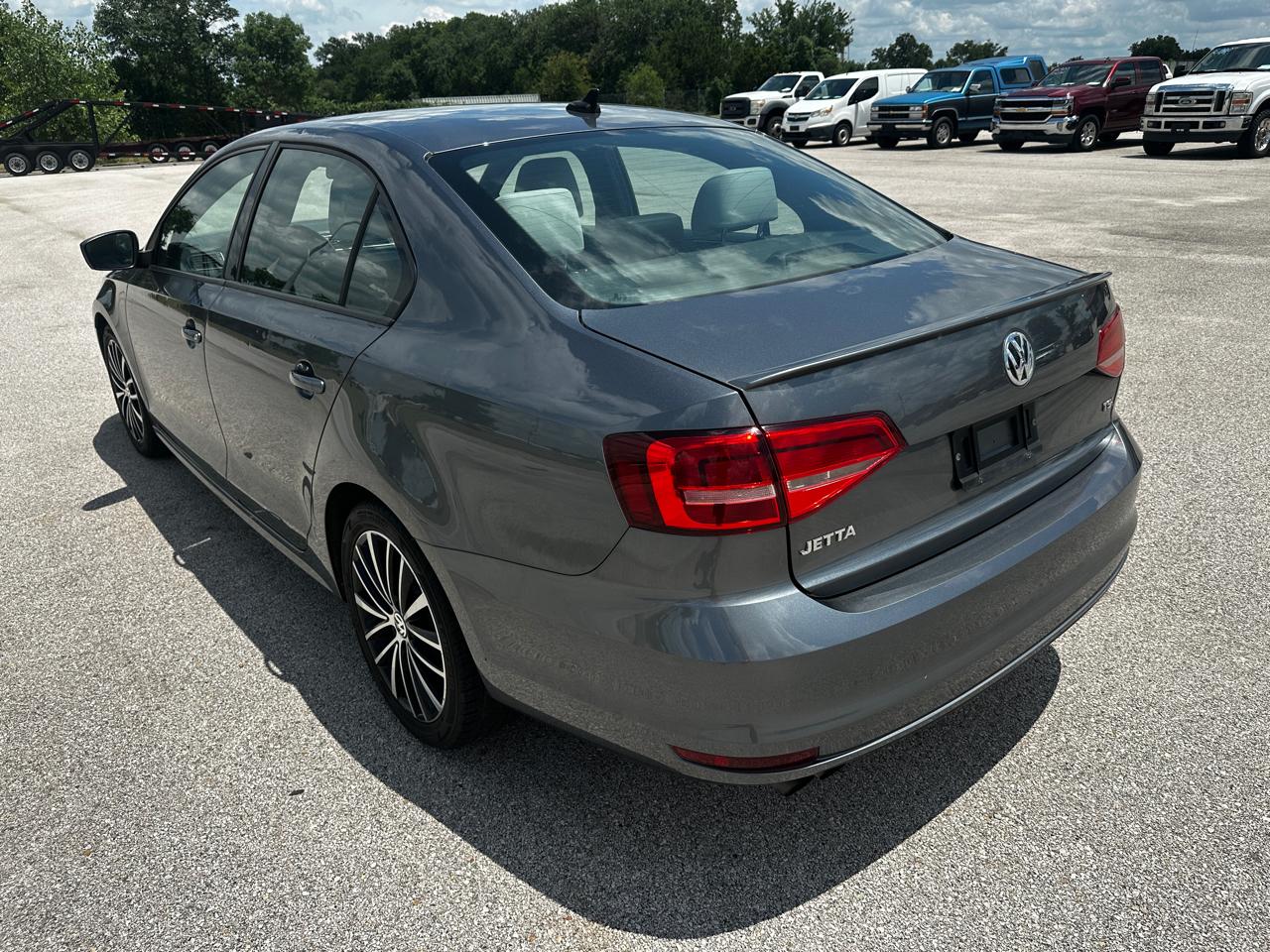 Volkswagen Jetta SE 6A 2015