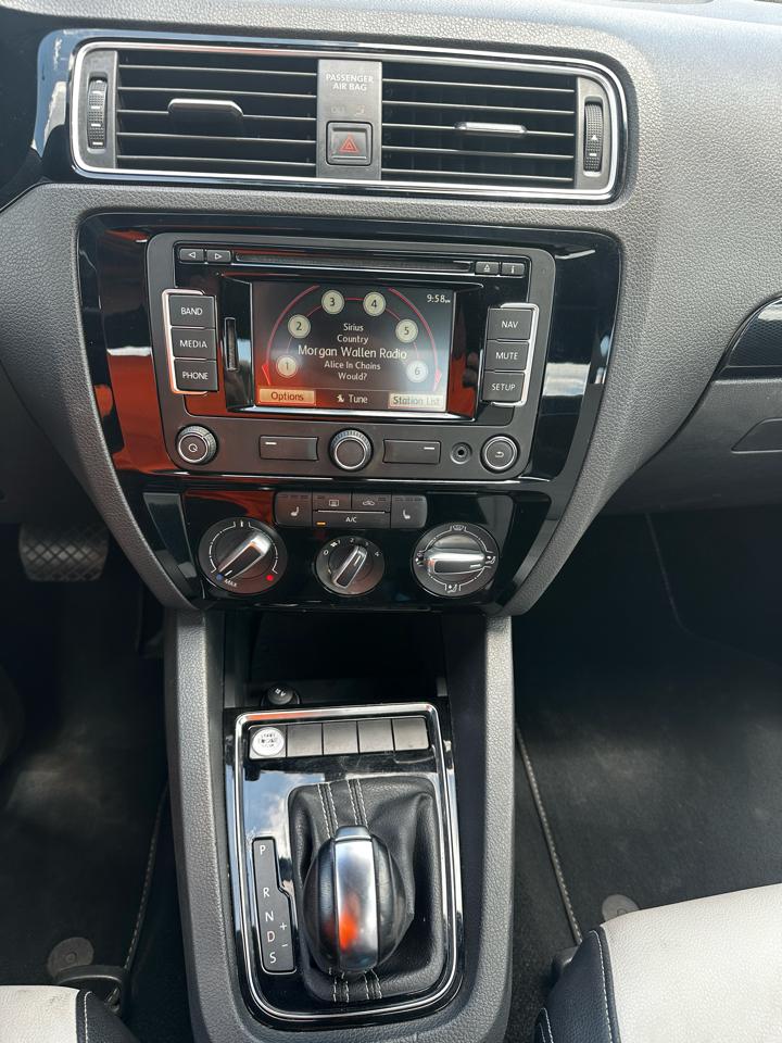 Volkswagen Jetta SE 6A 2015