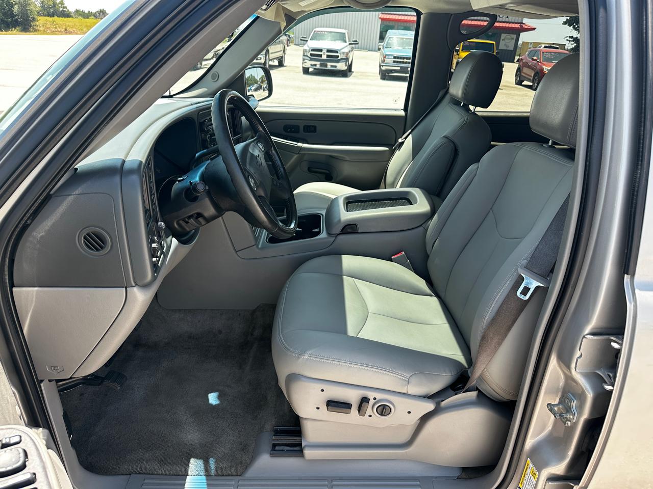 Chevrolet Suburban 1500 4WD 2006