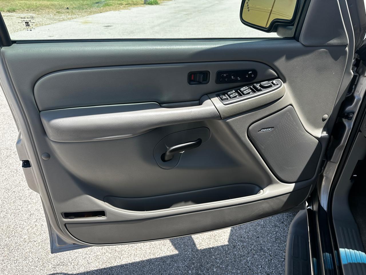 Chevrolet Suburban 1500 4WD 2006