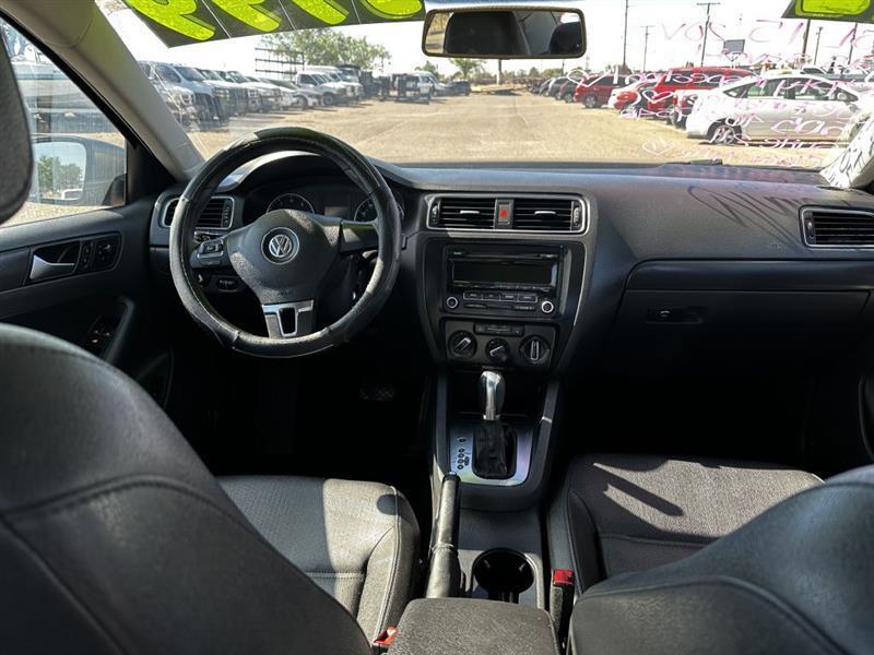 Volkswagen Jetta SE 2012