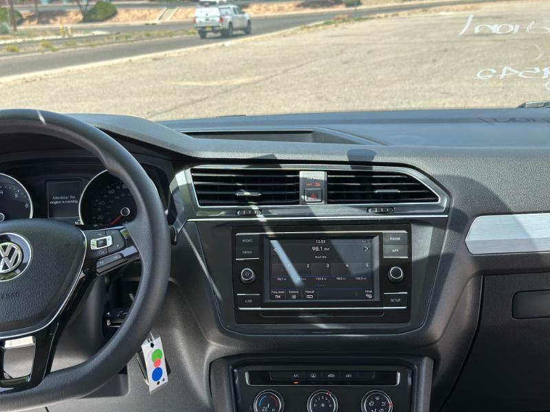 Volkswagen Tiguan S 2018