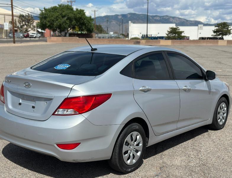 Hyundai Accent SE 4-Door 6A 2017