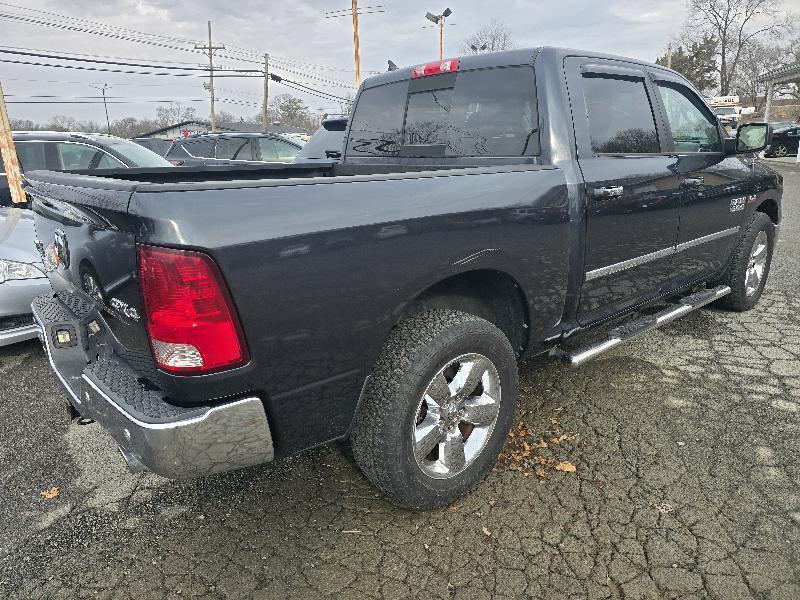 RAM 1500 SLT Crew Cab SWB 4WD 2014