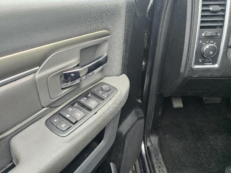 RAM 1500 SLT Crew Cab SWB 4WD 2014