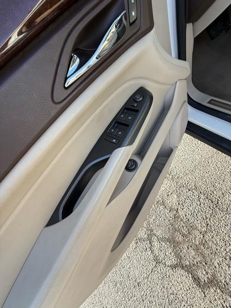 Cadillac SRX Luxury AWD 2012