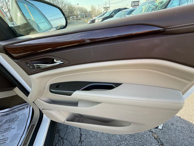 Cadillac SRX Luxury AWD 2012