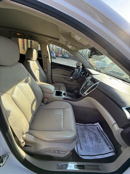 Cadillac SRX Luxury AWD 2012