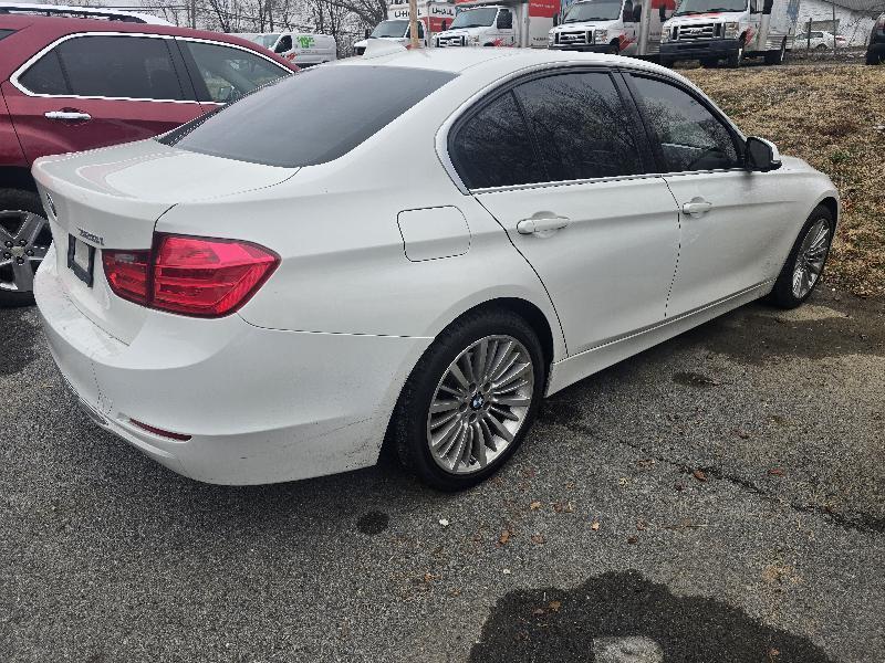 BMW 3-Series 328i Sedan 2012