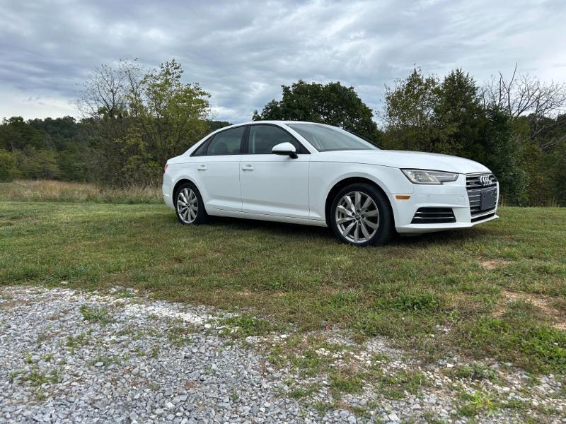 Audi A4 2.0T Premium quattro Sedan 2017