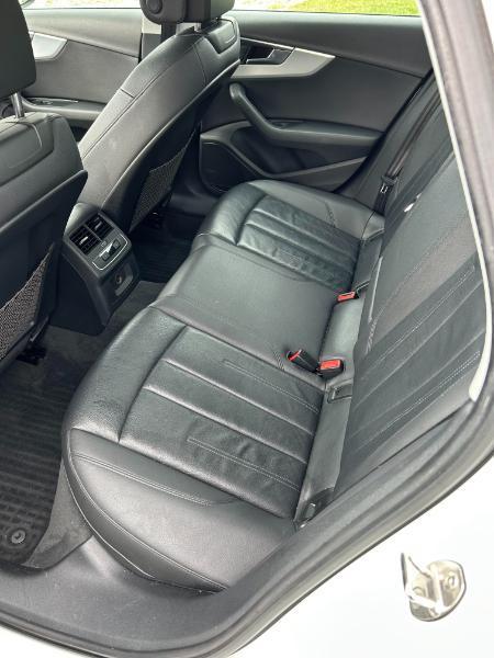 Audi A4 2.0T Premium quattro Sedan 2017